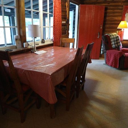 Robinson'S Cottages Township of Edmunds Екстериор снимка